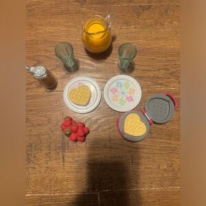 American Girl breakfast waffles & juice set